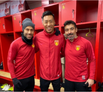 �����Ʊ���ͱ���˹����ŵ��ά�棬����һͬ��������ʱ��